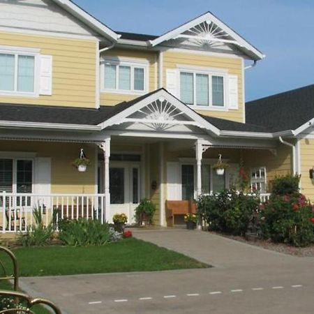 Chesterfield Inn Kelowna Exterior photo